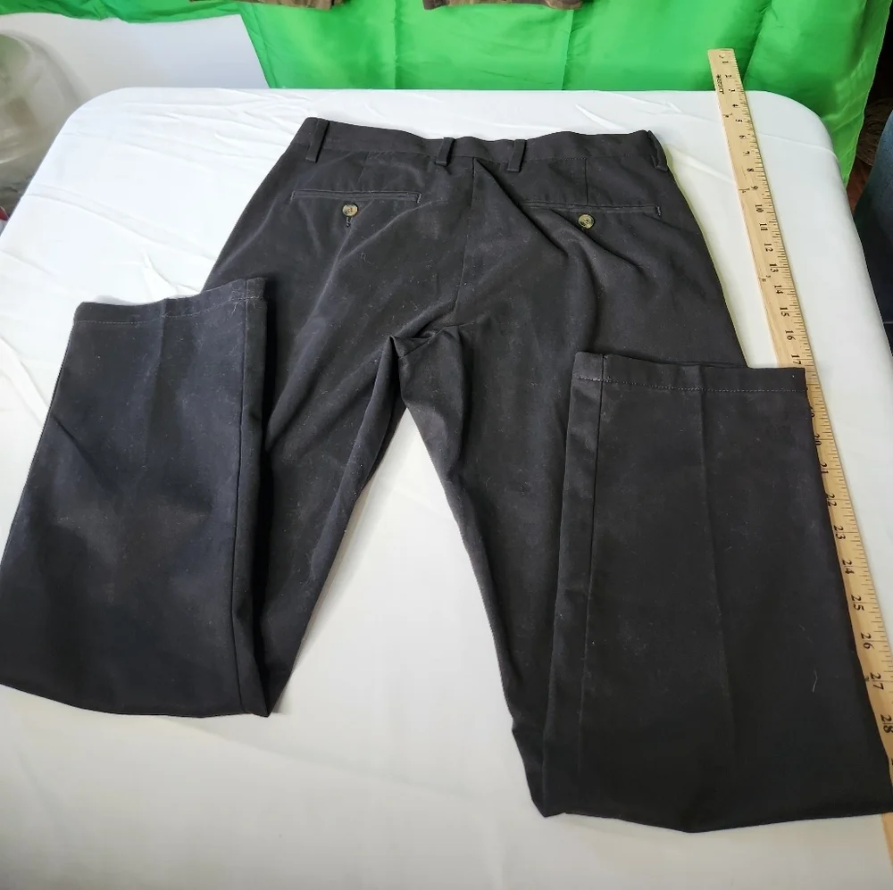 Amazon Essentials Classic Fit Dress Pants 32/28